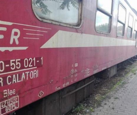 Tren în flăcări în România. Călătorii au trecut prin șocul vieții! S-au salvat singuri!
