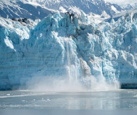 AVERTISMENT pentru întreaga PLANETĂ. Gaură URIAŞĂ în cel mai PERICULOS gheţar din lume descoperită de NASA. Lumea este în PERICOL