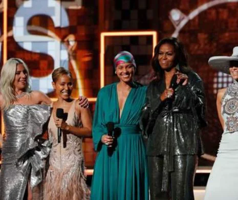 Cele mai TARI momente la Premiile Grammy au fost cu  Lady Gaga, Michelle Obama şi Jennifer Lopez. Foto în articol