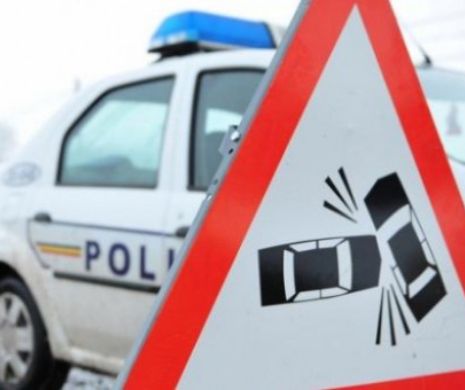 GRAV accident de circulaţie la Iaşi. Doi poliţişti au fost răniţi. Medicii se luptă pentru a le SALVA VIAŢA