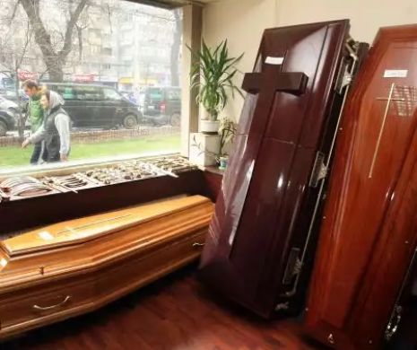 Cum profită firmele de pompe funebre de creșterea ajutorului de înmormântare