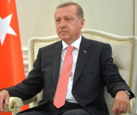 Erdogan joacă la două capete. Îi vinde drone lui Poroșenko, după ce a cumpărat rachete de la Putin
