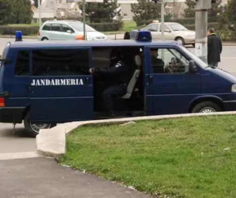 Explicațiile Jandarmeriei pentru confiscarea bannerelor anti-PSD la meciul Suedia - România