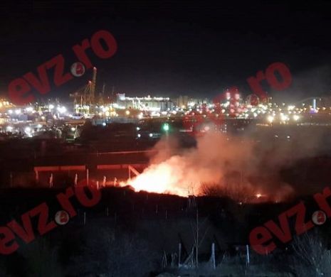Incendiu periculos pe valea portului, la Constanța