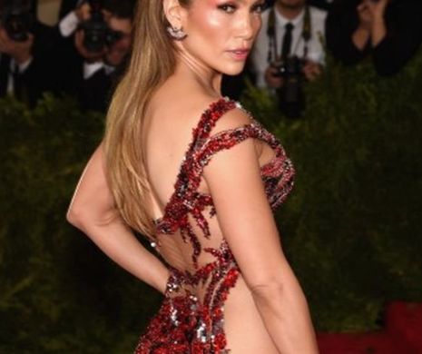 Jennifer Lopez şi Alex Rodriguez s-au lansat în lumea modei. Colecţia sport este pentru femei şi bărbaţi. Foto în articol