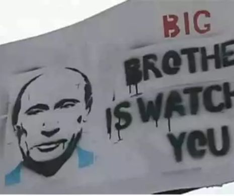 Scaunul lui Putin se clatină. Mișcările de stradă care îi dau de gândit: „Nu unei Cortine de Fier online!”