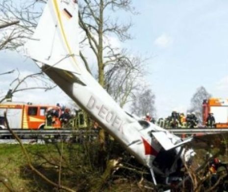 Trei persoane au murit după ce un avion s-a prăbușit în Germania