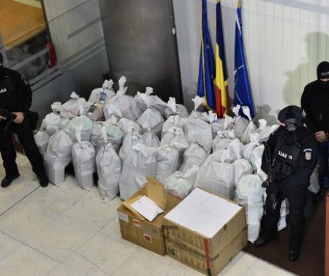 „Turiștii” care au pierdut cocaină de peste 300 de milioane de euro au filat zona timp de o săptămână