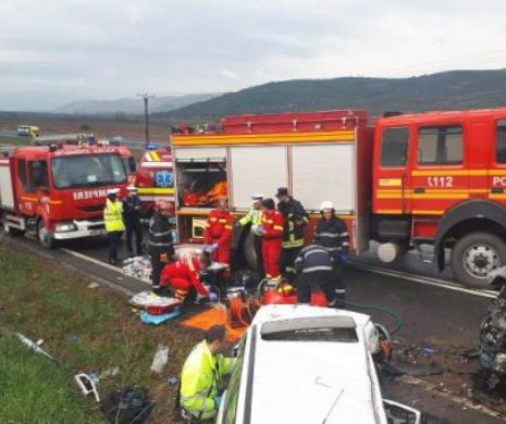 Accident grav pe DN1 Sebeș-Sibiu. Două persoane au murit și alta este grav rănită. Circulația este blocată