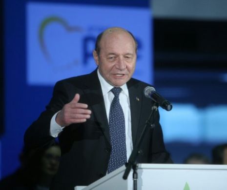 Băsescu a ieșit la atac. Mesaje dure pentru PSD și PNL: „ Îi invităm să îi respecte pe cei mai în vârstă„