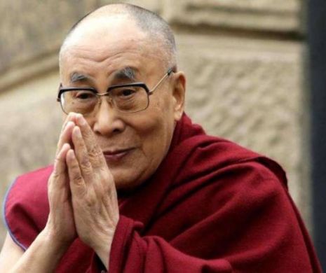 Dalai Lama, adus de urgență la un spital din New Delhi, după ce a acuzat dureri în piept. Ce spun medicii