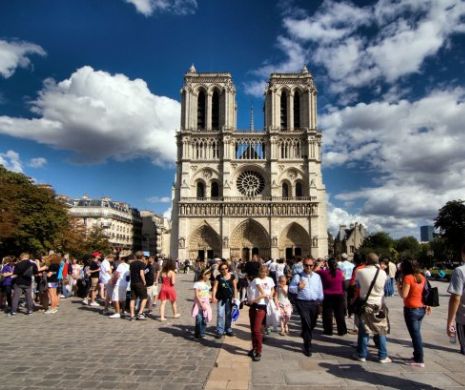 De ce va fi greu de reconstruit Notre-Dame. Părerea specialistului britanic