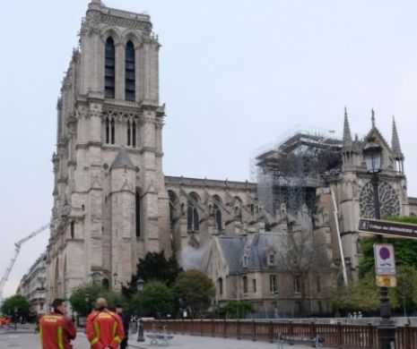 Fenomenal, focul de la Notre-Dame din Paris a unit lumea. Curg donaţiile, sumele sunt  imense