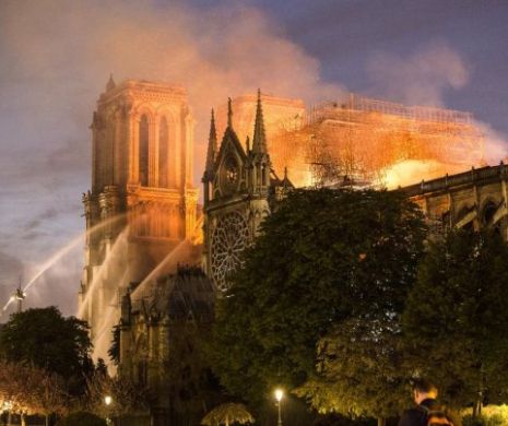 Focul de la Notre-Dame nu a fost un accident? De ce cred francezii că focul Catedralei din Paris este 11 septembrie european