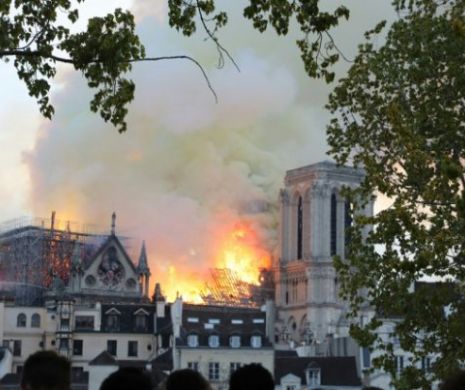 Incendiu la Notre Dame. Un jurnalist a lansat o ipoteză șocantă. Detaliile care i-au atras atenția. News alert