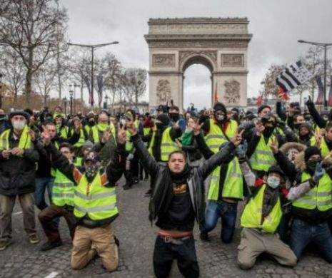 Ironii macabre la Paris adresate poliţiştilor. „Sinucideţi-vă, sinucideţi-vă”