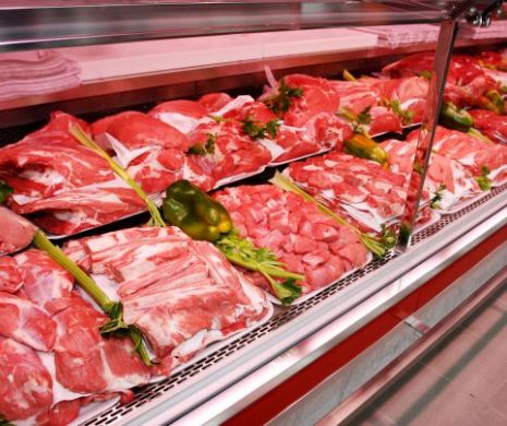 Legătura între consumul de carne roşie şi cancerul intestinal. Ce spun oamenii de ştiinţă