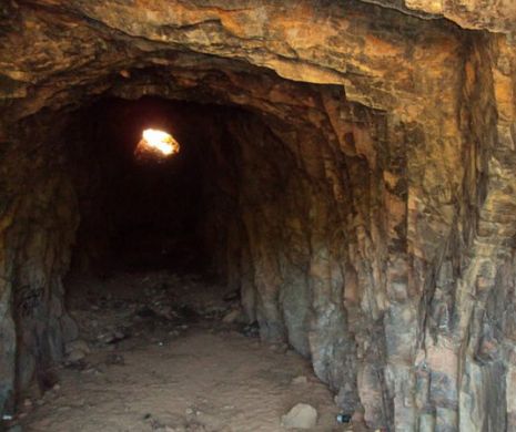 Misterul tunelului de sub muntele Păduchiosu, unde un tren cu 100 de oameni fost îngropat de naziști