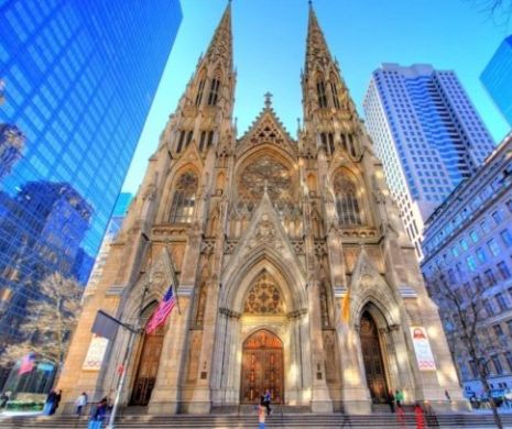 NYPD a arestat aseară un bărbat în Catedrala Sf. Patrick din New York. Este incredibil ce s-a găsit asupra sa. Foto în articol