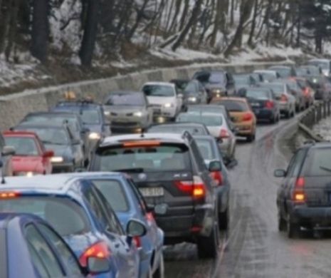 Traficul pe Valea Prahovei este paralizat. Care este motivul acestui haos total