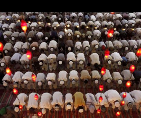 Musulmanii, trimiși acasă în timpul Ramadanului