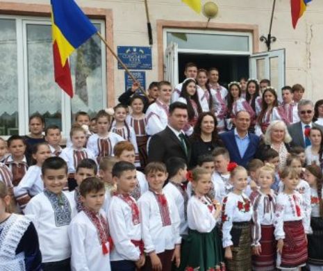 Bucureștenii și primarul din sectorul 4 construiesc școli și grădinițe pentru românii din Ucraina