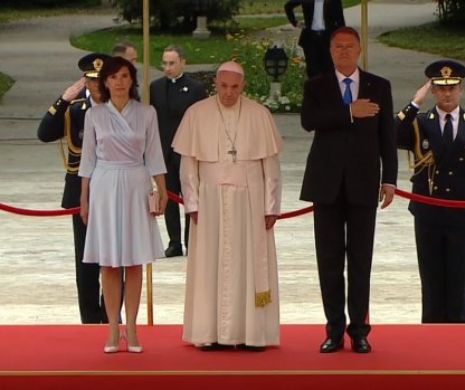 Ce cadouri va primi Papa Francisc din partea Guvernului, Președintelui și a altor reprezentanți oficiali ai României