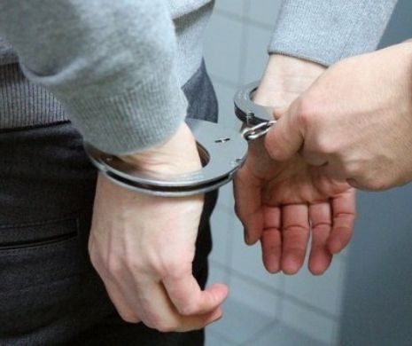 Cinci români au fost condamnaţi la închisoare pentru că au abuzat o tânără în Marea Britanie. Care este pedeapsa dată de instanţa de judecată