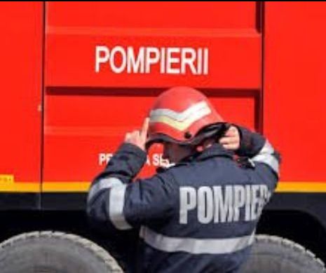 Dezastru la Sibiu. O şcoală a luat foc. Două echipaje de pompieri au salvat ce s-a mai putut