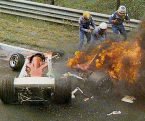 Niki Lauda, omul care a supraviețuit unui episod horror petrecut în Formula 1. Monopostul austriacului a fost înghițit de flăcări. VIDEO