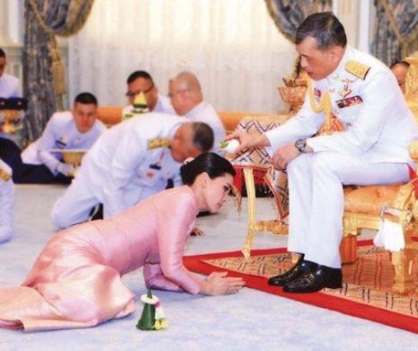 Regele Thailandei s-a căsătorit cu garda de corp