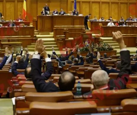 Tăriceanu semnează în favoarea bicameralismului la 10 ani după ce românii au votat trecerea la sistem unicameral