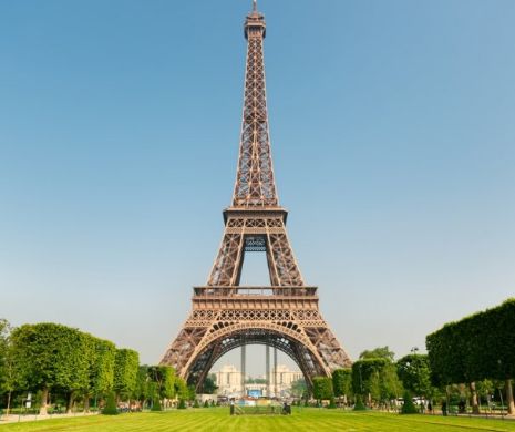 Turnul Eiffel împlineşte astăzi 130 de ani
