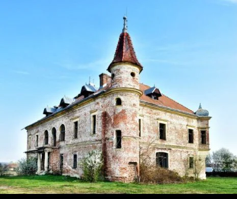 Un castel din Maramureș cu o valoare istorică impresionantă a fost scos la vânzare. Care este prețul de pornire
