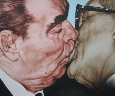 „Ventuza lui Brejnev” - Cum a scăpat Ceaușescu nepupat pe gură