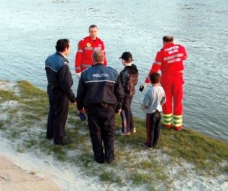 Alertă pe Dunăre! Pompierii caută un tânăr în apele brațului Borcea