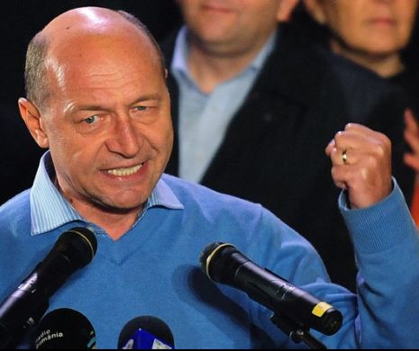 Dezvăluiri-bombă în campanie. Cine și cum l-a convins pe Băsescu să reintre în lupta politică