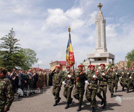 Ceremonii militare şi religioase dedicate Zilei Eroilor. Slujbe de pomenire a eroilor neamului românesc vor fi oficiate în toată ţara