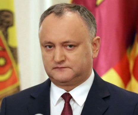 Criză la Chișinău: Curtea Constituțională îl suspendă de Dodon