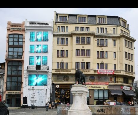 La începutul verii, se anunţă o explozie de culoare pe faţada istoricei clădiri, „Casa cu Lei”, aflată în proprietatea Agenţiei de publicitate Media Consulta Internaţional, situată în Piaţa Latină, la intrarea pe Strada Lipscani