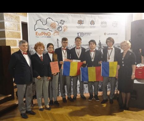 Medalii de argint şi bronz pentru elevii români