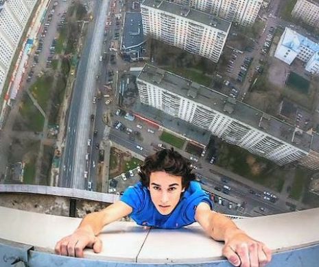 Selfie mortal. Mai mulți turiști români s-au jucat cu viața lor