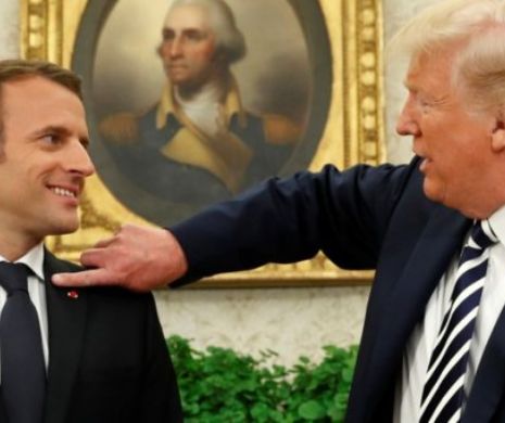 Pentru a-și drege popularitatea, Macron îl imită pe Trump