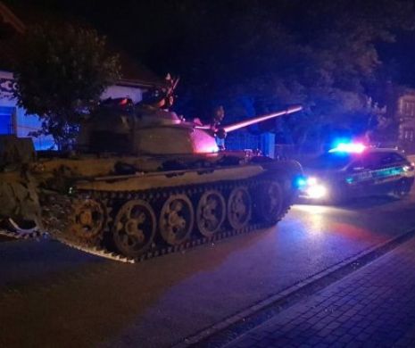 Un tanc sovietic a creat haos într-un oraș