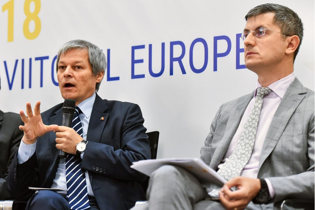 Neînțelegeri între Cioloș și Barna? Negocieri dure pentru alianța politică.