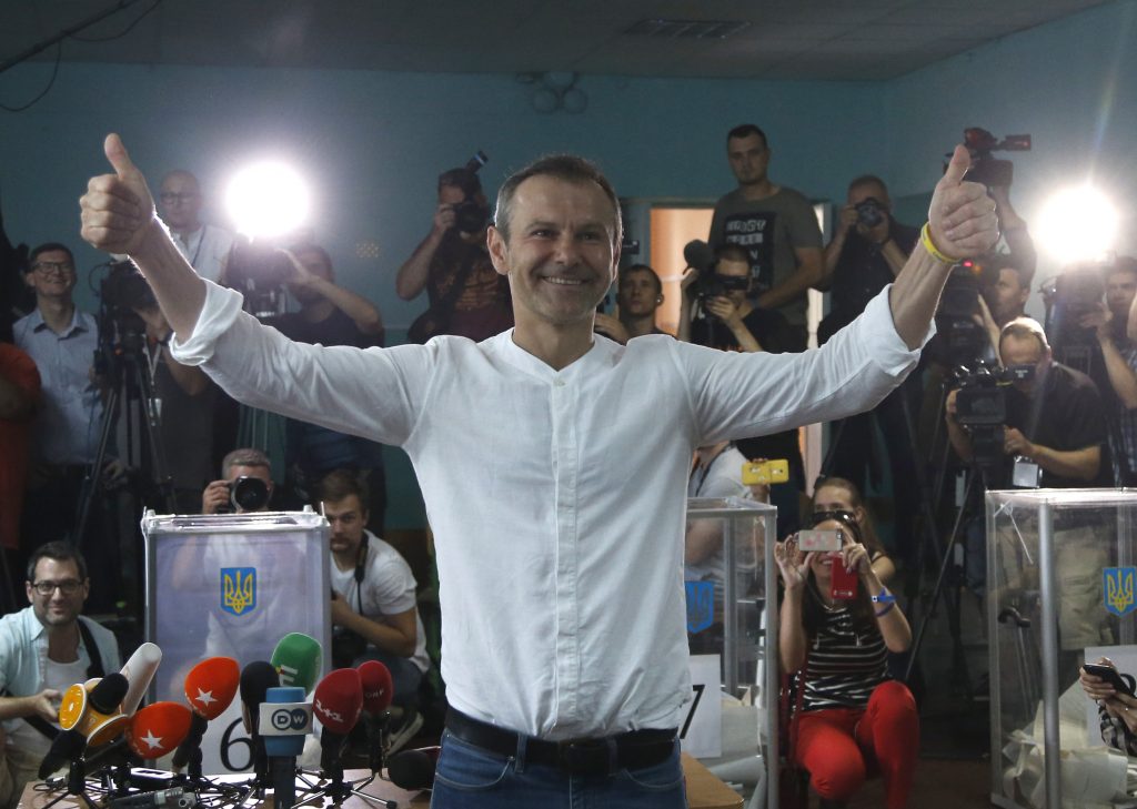 După un președinte comediant, un rocker electrizează scena politică ucraineană