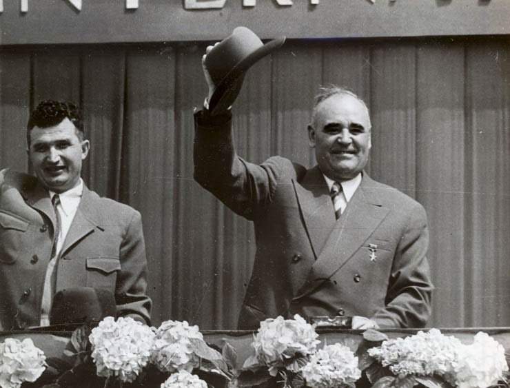 Nicolae Ceaușescu, ales secretar general al C.C al PCR,  la Congresul al IX-lea al partidului