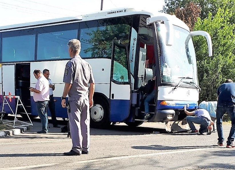 Pățania turiștilor care au găsit trei transfugi, sub autocar, revendicați de Poliția de Frontieră