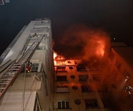 Tragedie! Peste 100 de persoane sunt blocate într-o clădire în flăcări