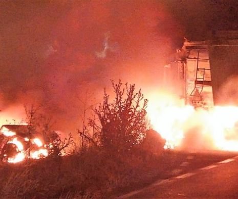 Coliziune violenta, cu mașini în flăcări, la Constanța. Trafic blocat